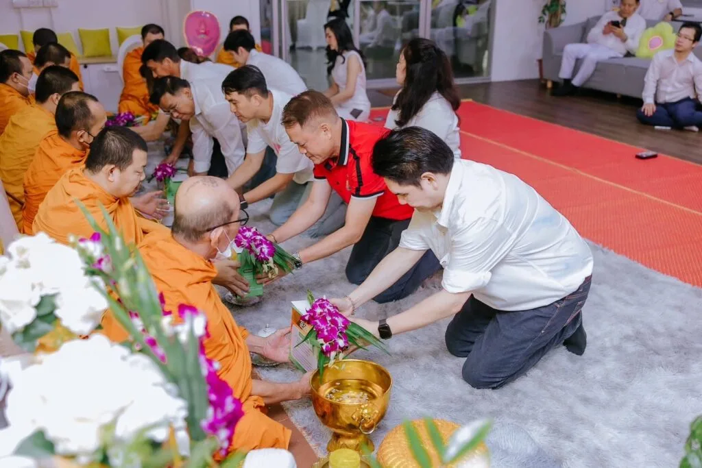 พิธีทำบุญเพื่อความเป็นสิริมงคลแก่ผู้บริหาร พนักงาน และองค์กร